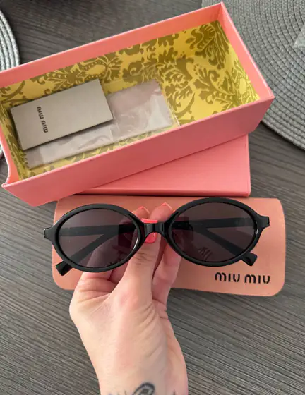 Солнцезащитные очки Miu Miu