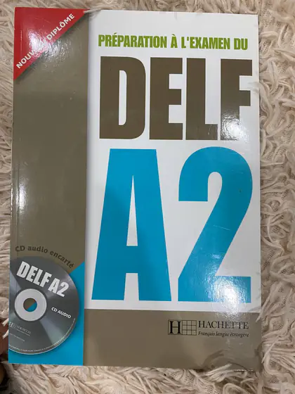 Учебник DELF A2 — Préparation à l'examen (Hachette) + CD