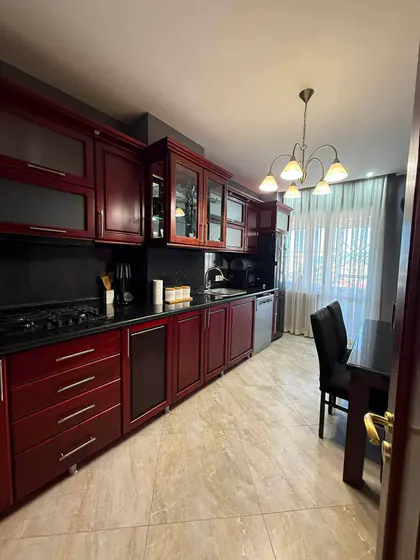 Сдам 3+1, 140 м², ул. Хайдар Абашидзе 10