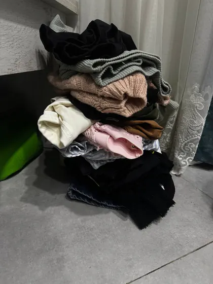 Пакет одежды: юбки, платья, свитеры, топы и многое другое