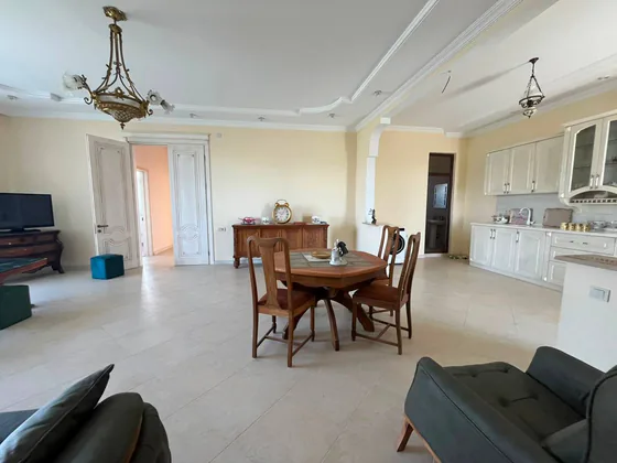 Дом в Батуми, ул. Мачавариани, 3 спальни, 170 м²