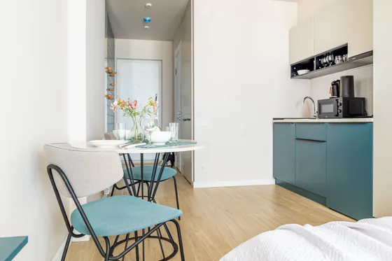 Дизайнерская студия с видом на море в центре