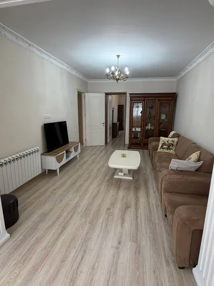 3-комнатная квартира с 1 спальней, 66 м2, ул. Лория